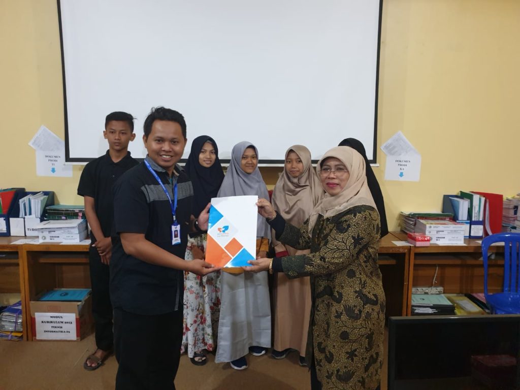 Solopeduli-STMIK Sinus Solo Luncurkan Beasiswa Perguruan Tinggi