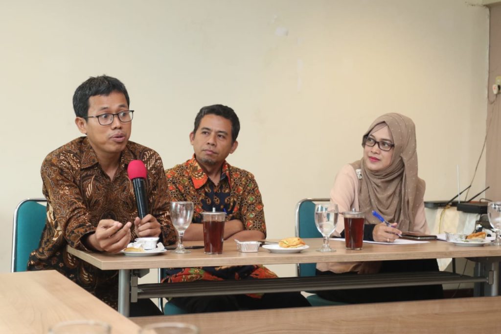 guru besar UNS