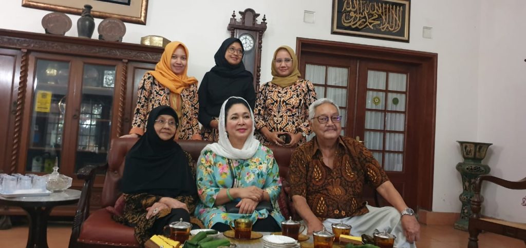 Titiek Soeharto dan Mudrick sangidu