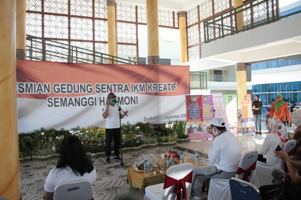 Walikota Surakarta FX. Hadi Rudyatmo, Jumat (11/9/2020) meresmikan Gedung Sentra IKM (Industri Kecil Menengah) Semanggi Harmoni, di Kecamatan Pasar Kliwon Surakarta.