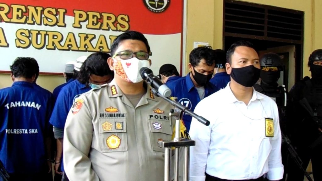 Kapolres Surakarta, Kombes Pol Safri Simanjuntak saat menggelar jumpa pers terkait penangkapan tersangka kasus Mertodranan Pasar Kliwon, Kamis (1/10/2020).