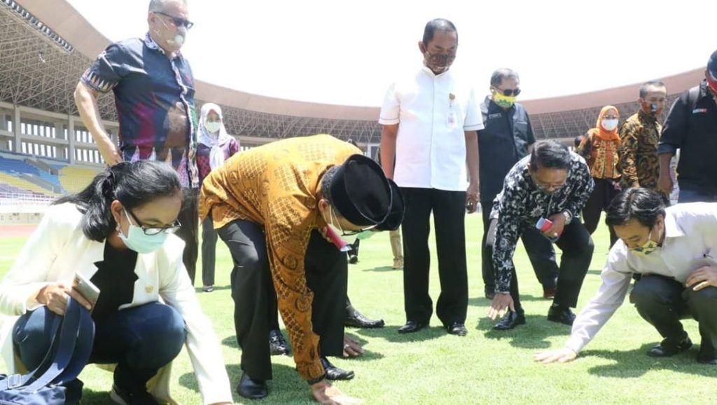 Komisi X DPR RI kunjungi Stadion Mahanan bersama Walikota Solo
