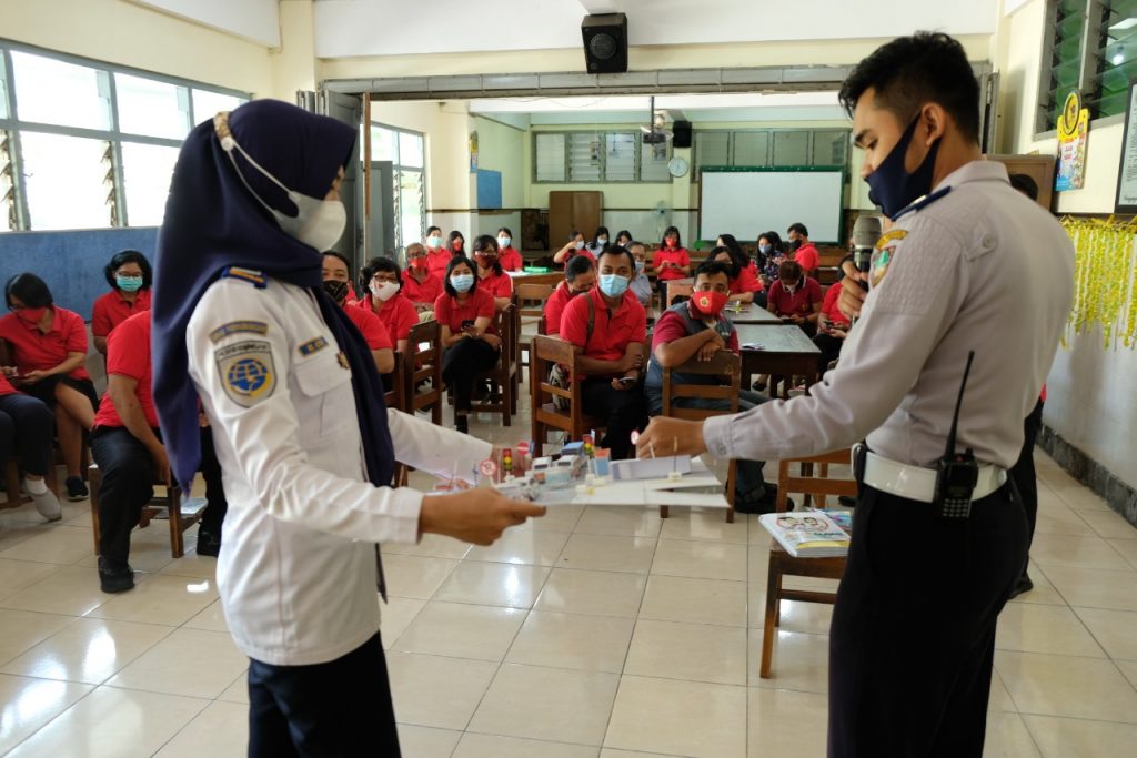 Dinas Perhubungan mengadakan kegiatan sosialisasi dan Training of Trainer