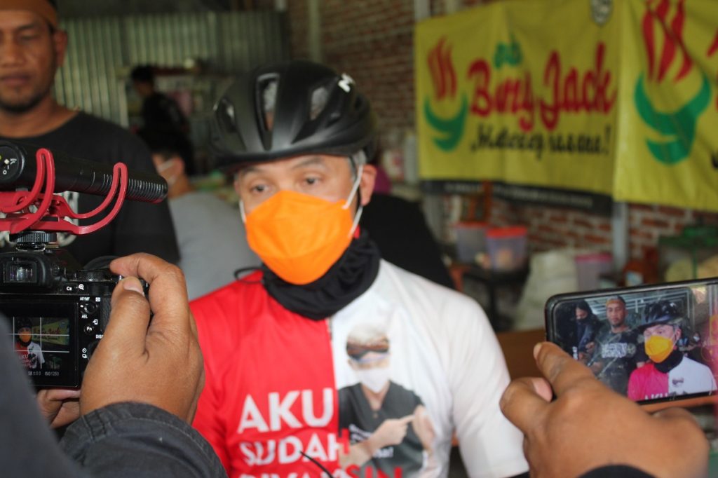 Ganjar Pranowo di Warung Soto Bang Jack