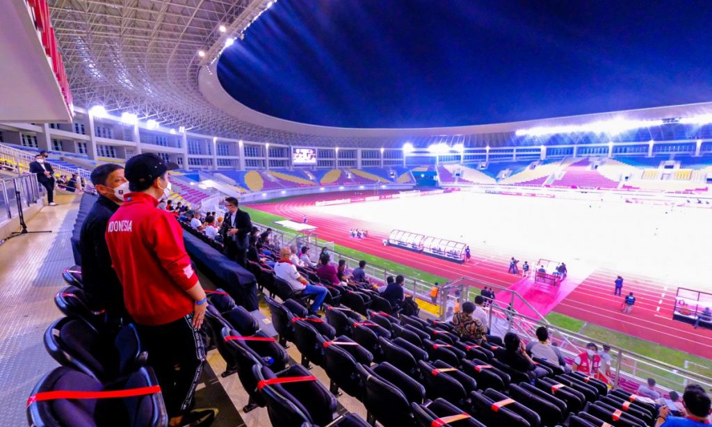 Walikota Solo, Gibran Rakabuming menyaksikan langsung laga final leg kedua Piala Menpora 2021