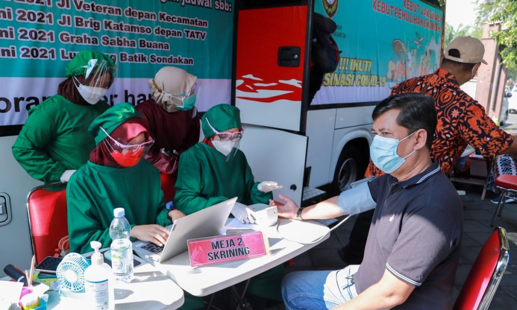 Layanan mobil keliling program vaksinasi Pemkot Solo