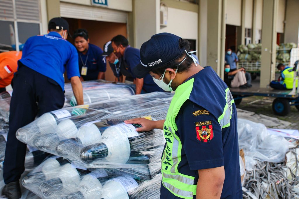 Bea Cukai Surakarta Kembali Fasilitasi Hibah Tabung Oksigen