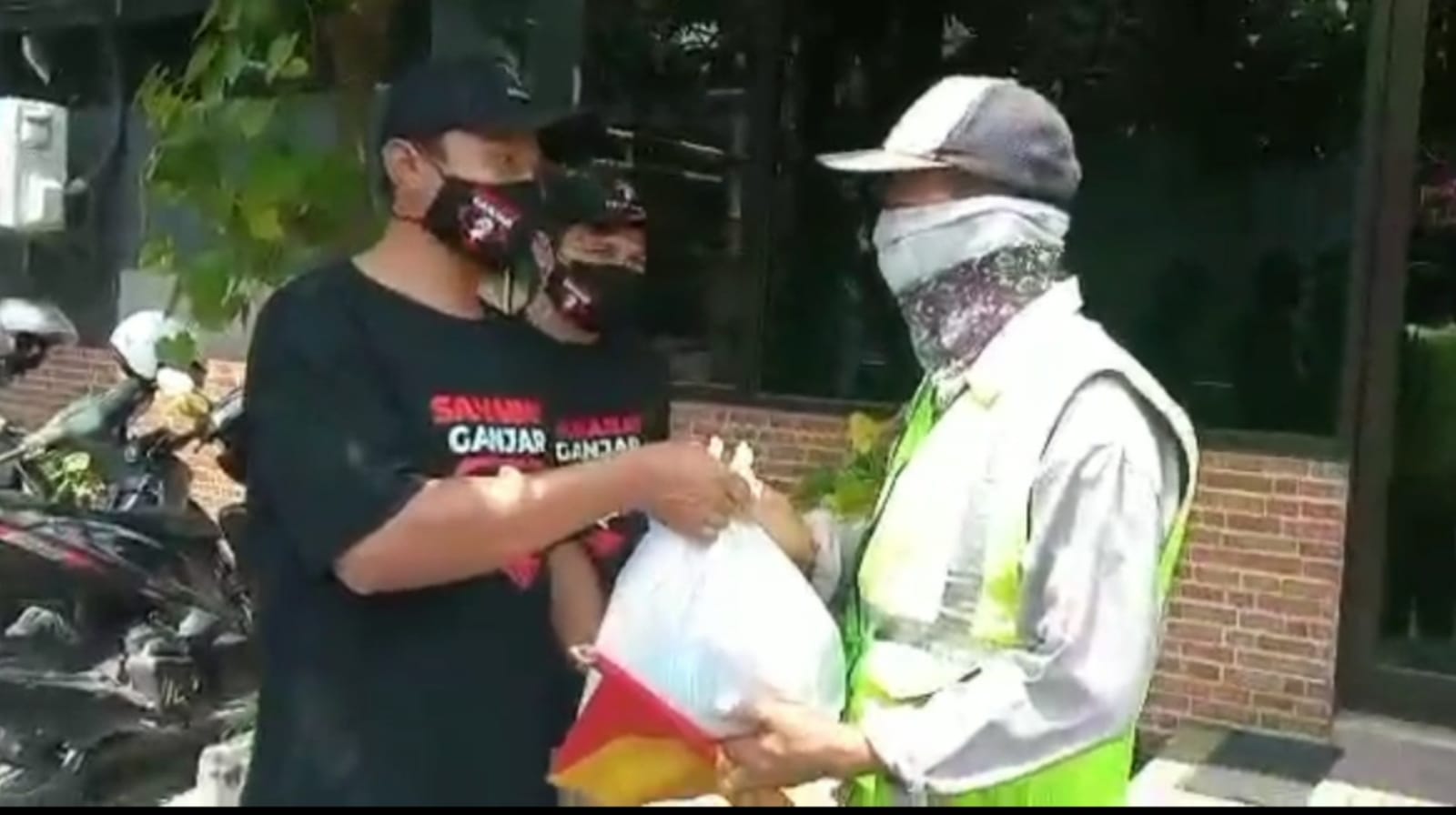 Sahabat Ganjar bagi sembako