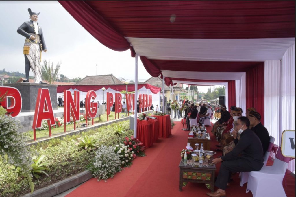 Peresmian Patung PB VI