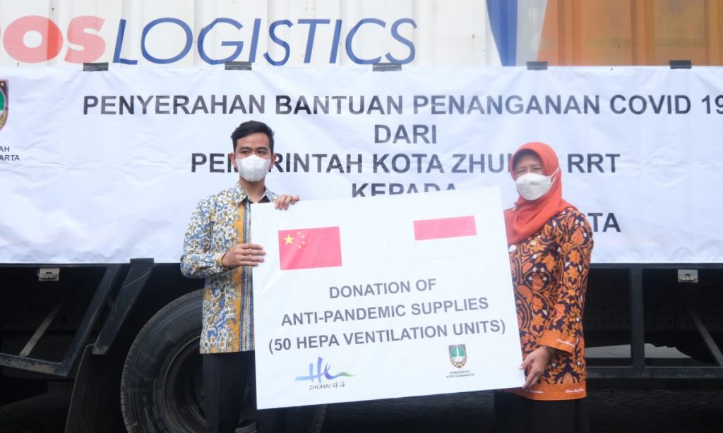 Walikota Surakarta Gibran Rakabuming terima bantuan dari RRT