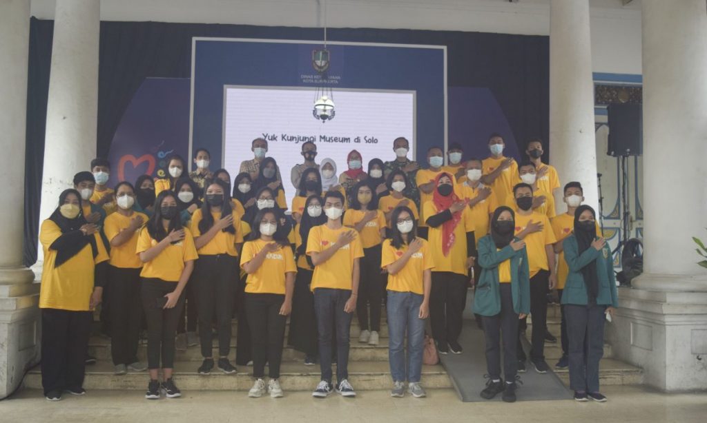 Pelajar mengunjungi Museum Radya Pustaka
