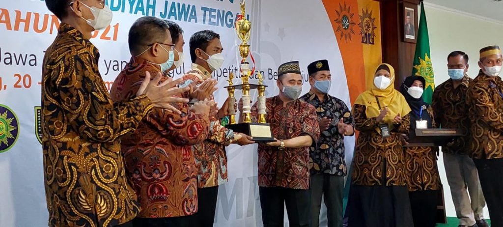 SMP Muhammadiyah PK Raih 13 Prestasi