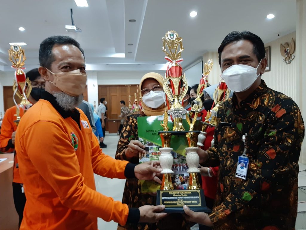 SMP Muhammadiyah PK terima penghargaan