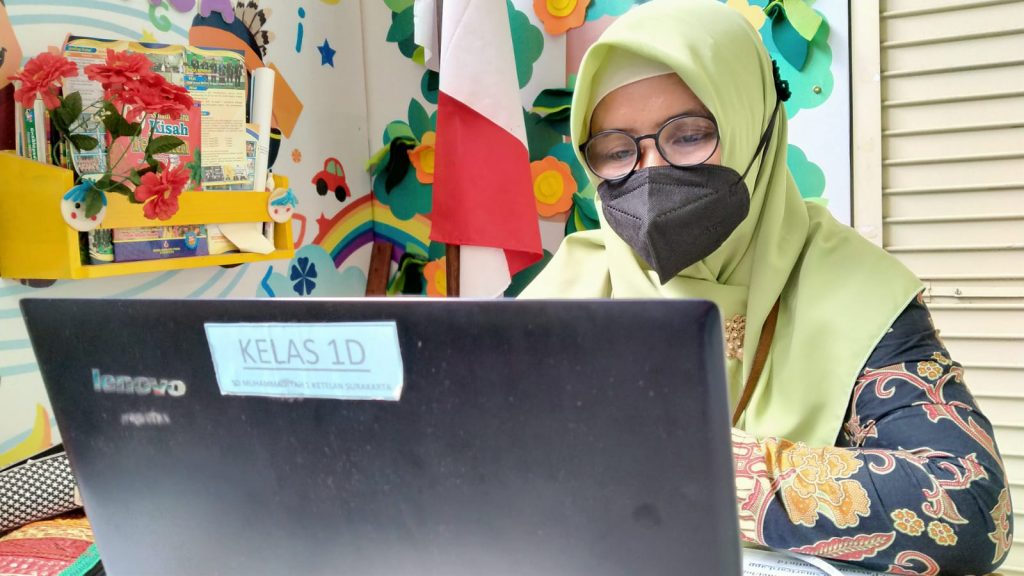 Kepala Sekolah SD Muh 1 Solo Sri Sayekti
