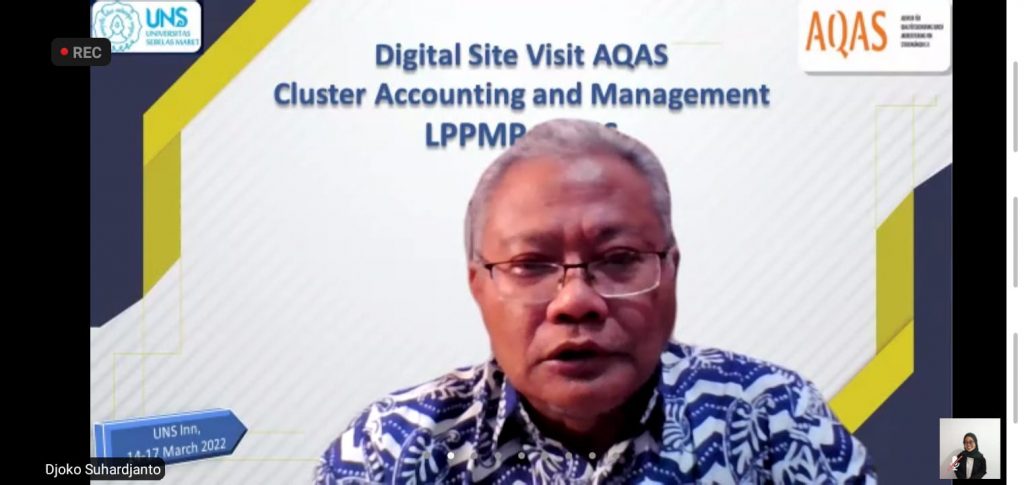 Dekan FEB UNS, Prof. Drs. Djoko Suhardjanto