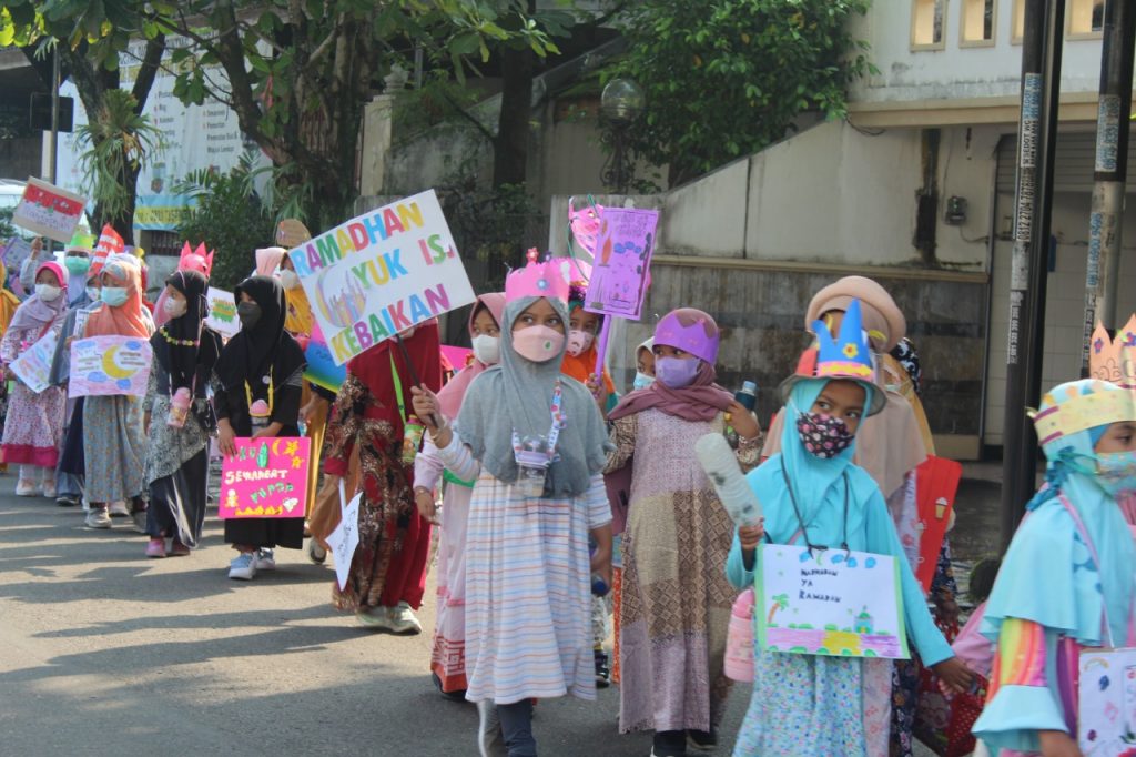 Siswa SDIT Nur Hidayah pawai Ramadhan