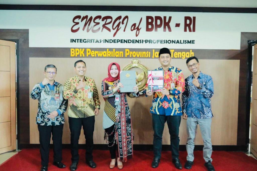Bupati Klaten, Sri Mulyani terima WTP