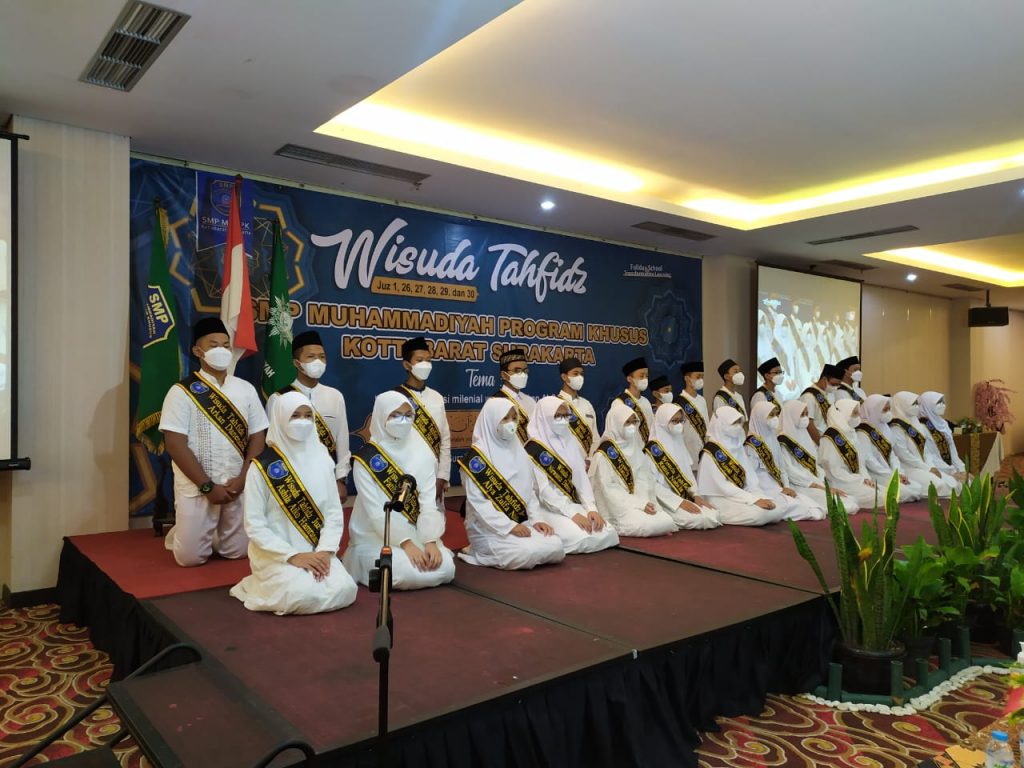 SMP Muhammadiyah PK Gelar Wisuda Tahfiz