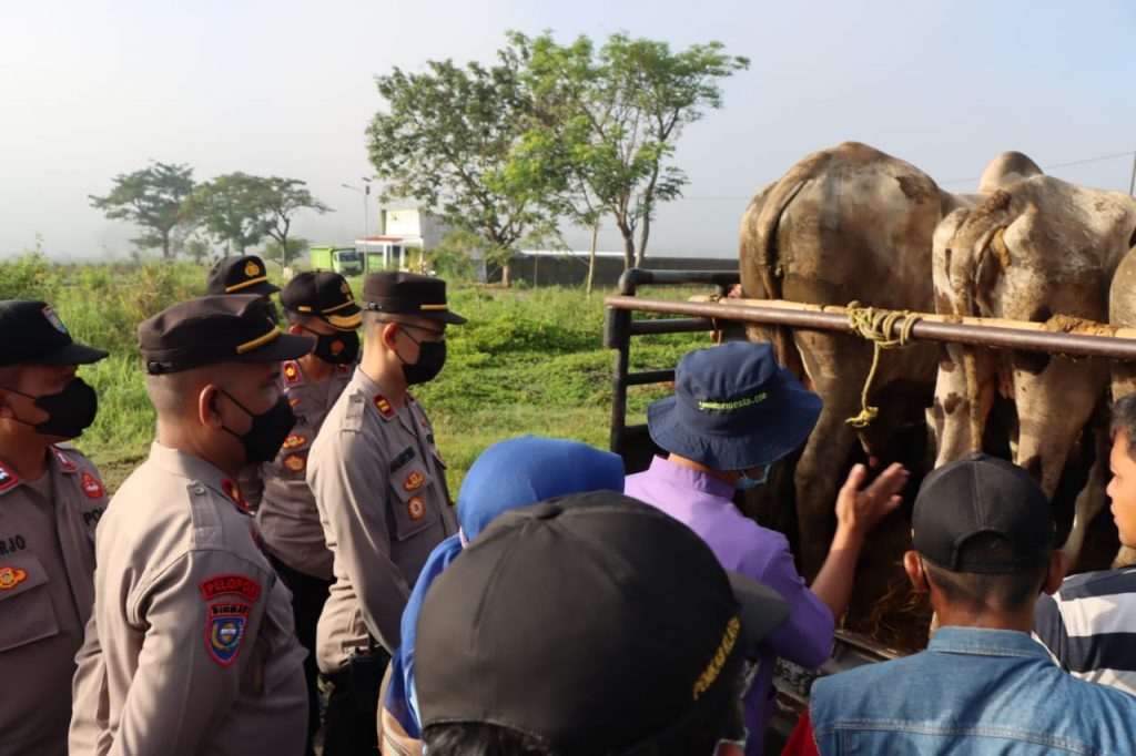 Wakapolres Klaten, Kompol Sumiarta di Pasar Hewan Jatinom