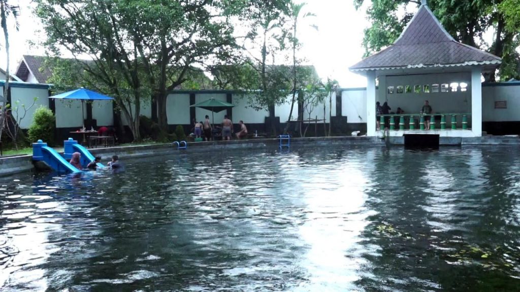 Wisata Air di Pengging Boyolali
