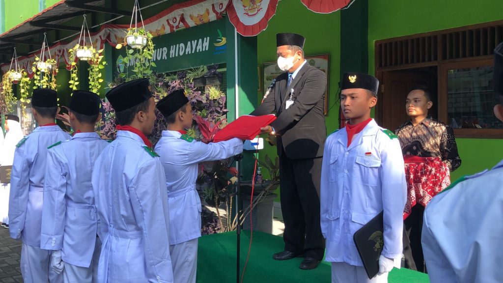 SMAIT Nur Hidayah Upacara HUT RI