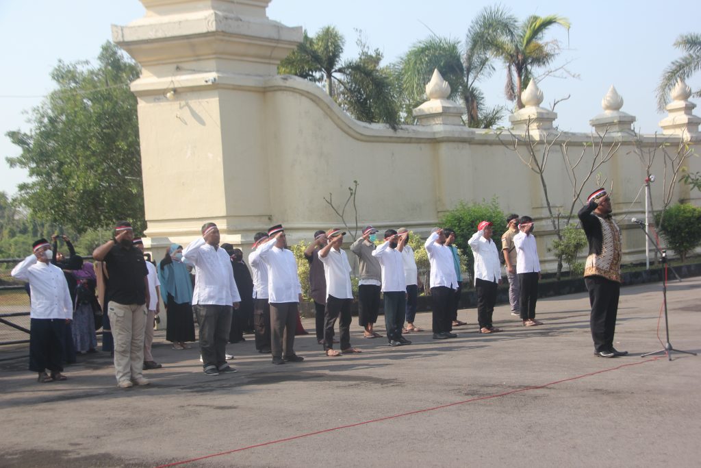 Upacara Gema Salam di TMP