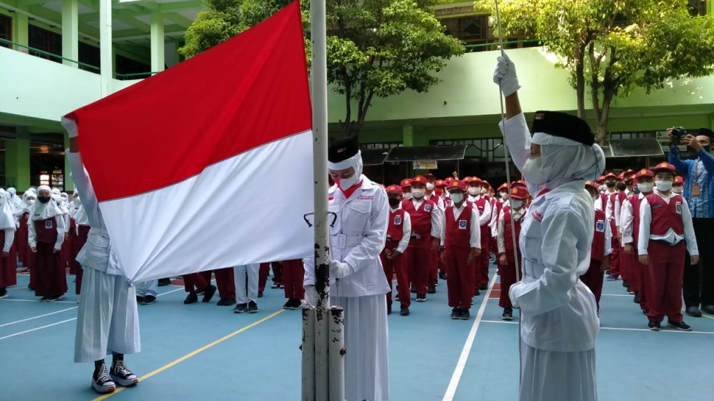 Upacara HUT SD Muh Solo