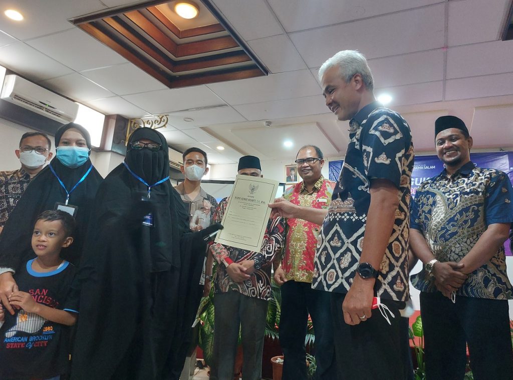 Ganjar Pranowo resmikan koperasi