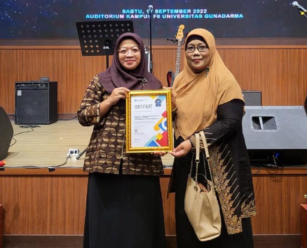 Rektor ITS PKU Muhammadiyah Surakarta, Weni Hastuti