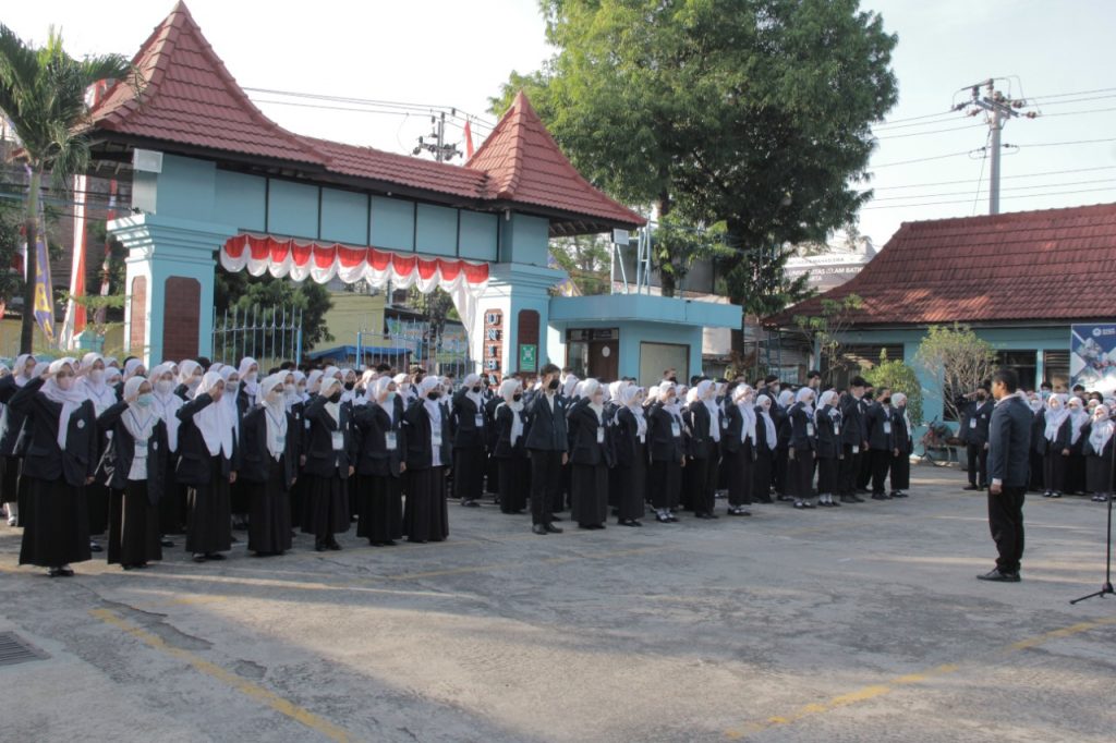 mahasiswa baru UNIBA Surakarta