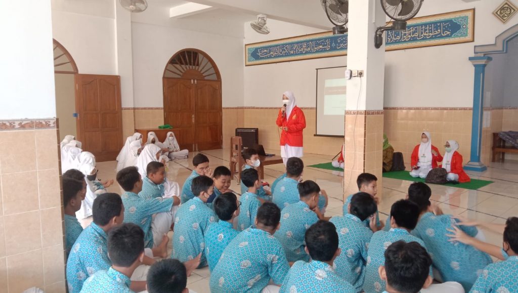 ITS PKU Beri Penyuluhan di SMP Muh 1