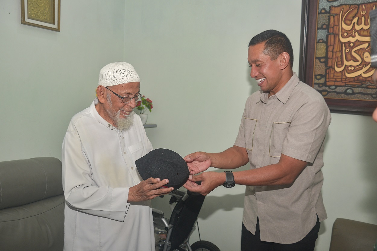 Ustadz Abu dan Danrem 074Warastratama Kolonel Inf Anan Nurakhman