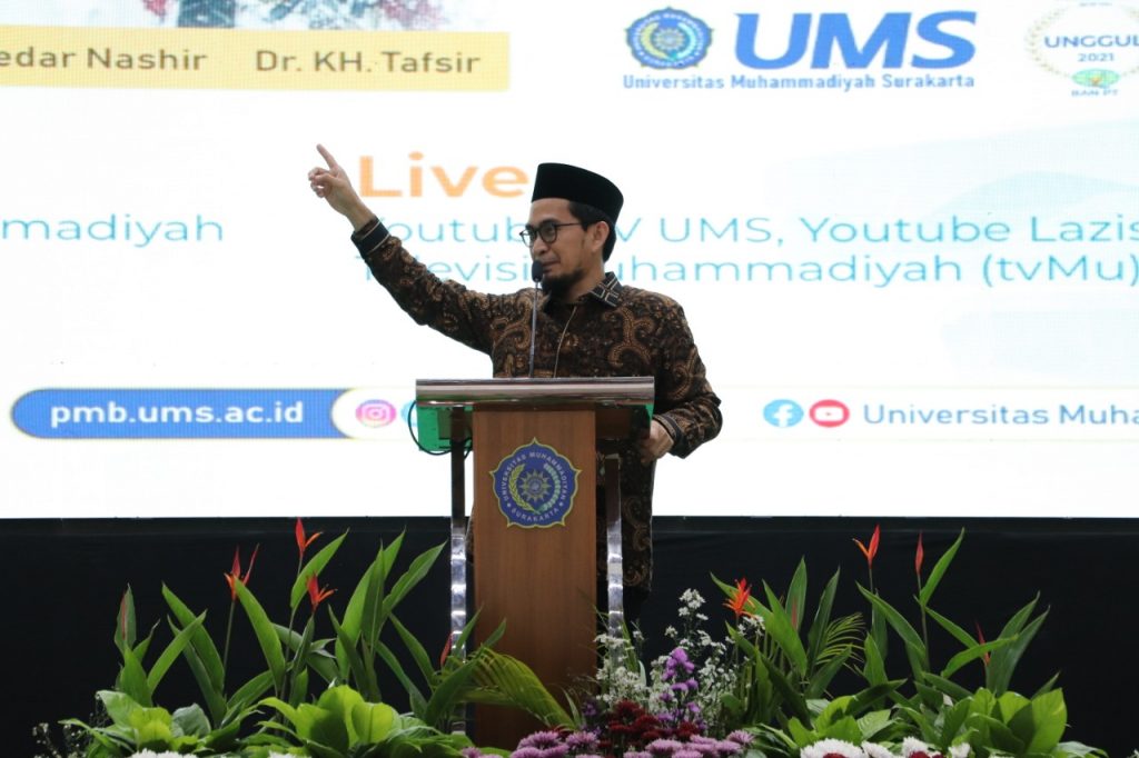 Ustadz adi hidayat