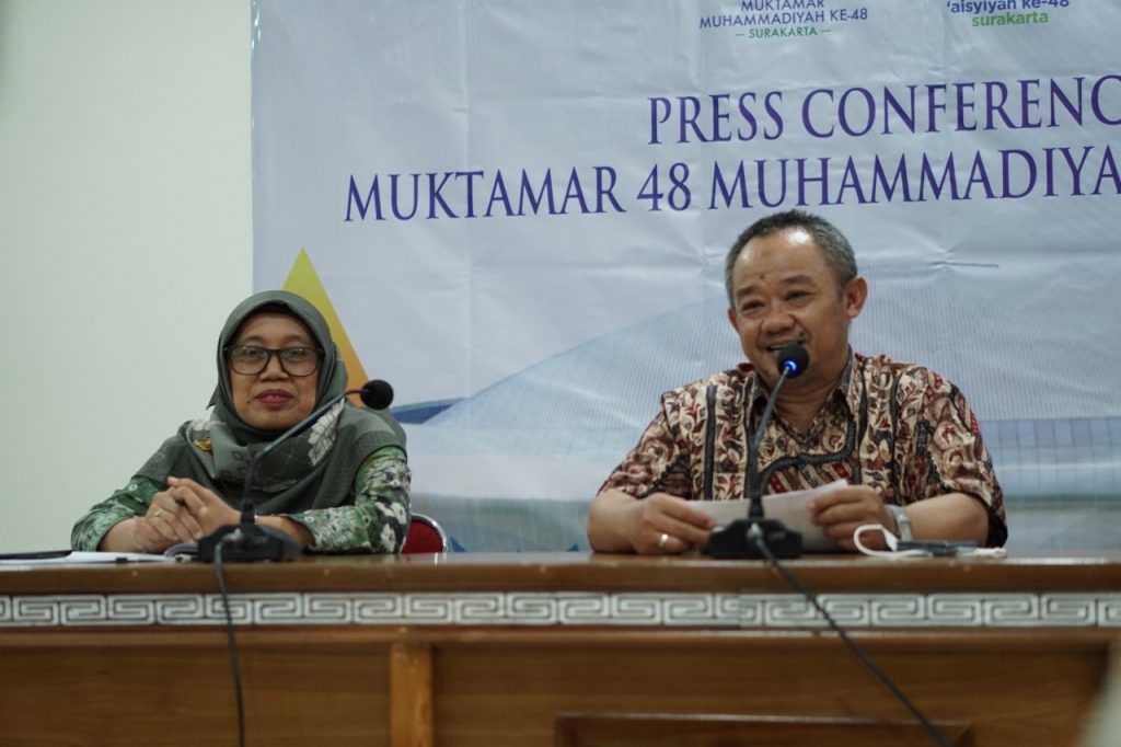 Sekretaris PP ‘Aisyiyah Tri Hastuti Nur Rochimah