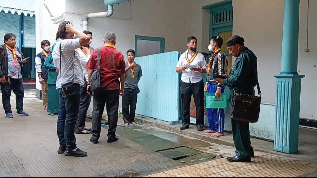 Penyidik Polresta Solo di Keraton