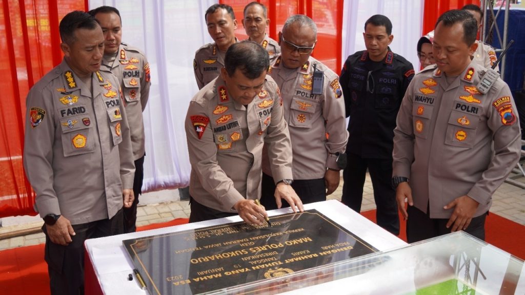 Kapolda-Jateng-Resmikan-Polres-Sukoharjo