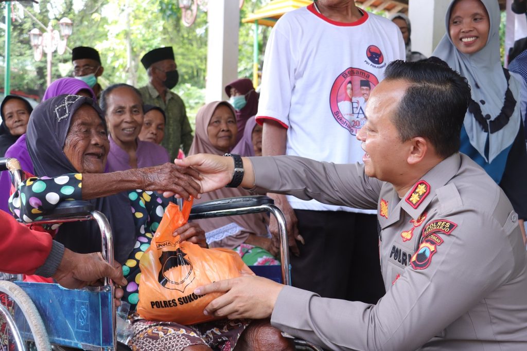 Kapolres Sukoharjo bantuan sosial
