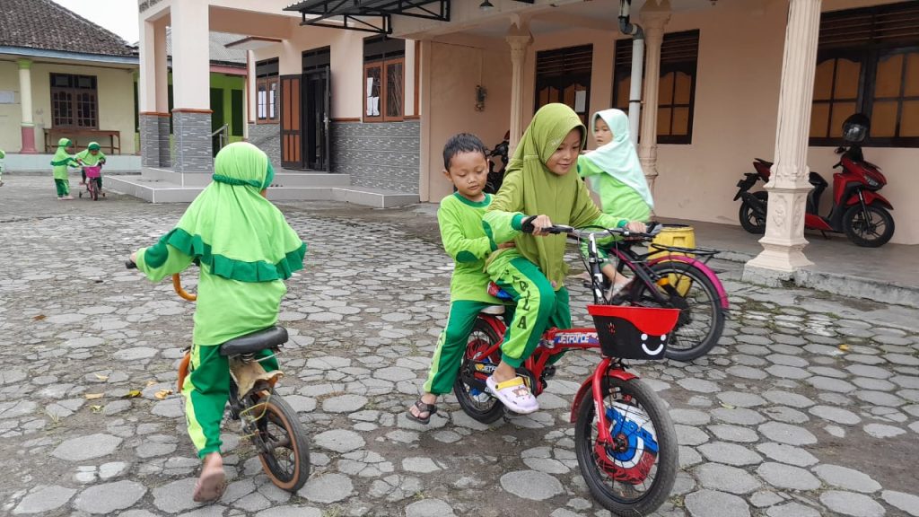 Murid KB dan TK Sekolah Alam Aqila