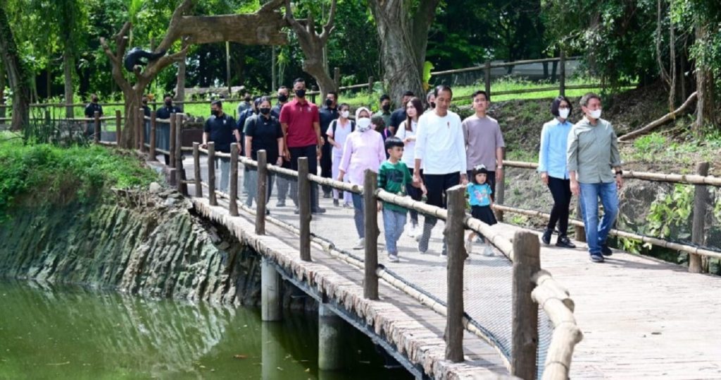 Presiden jokowi ke Solo Safari