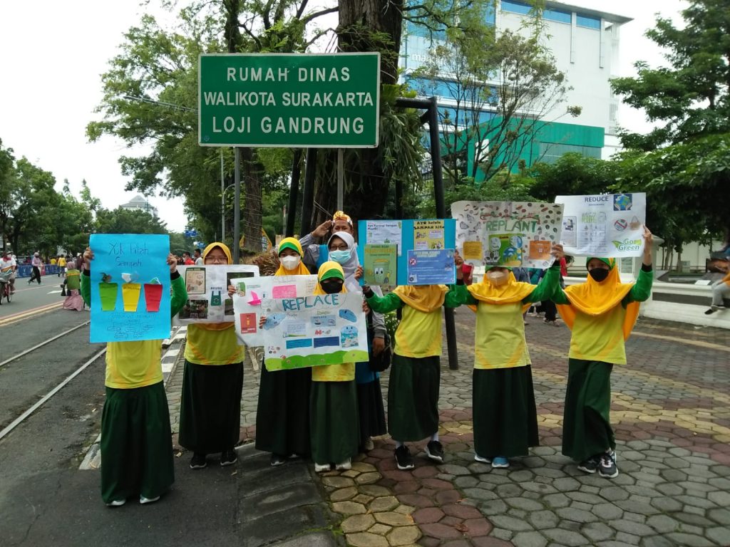 SDIT Nur hidayah kampanye lingkungan