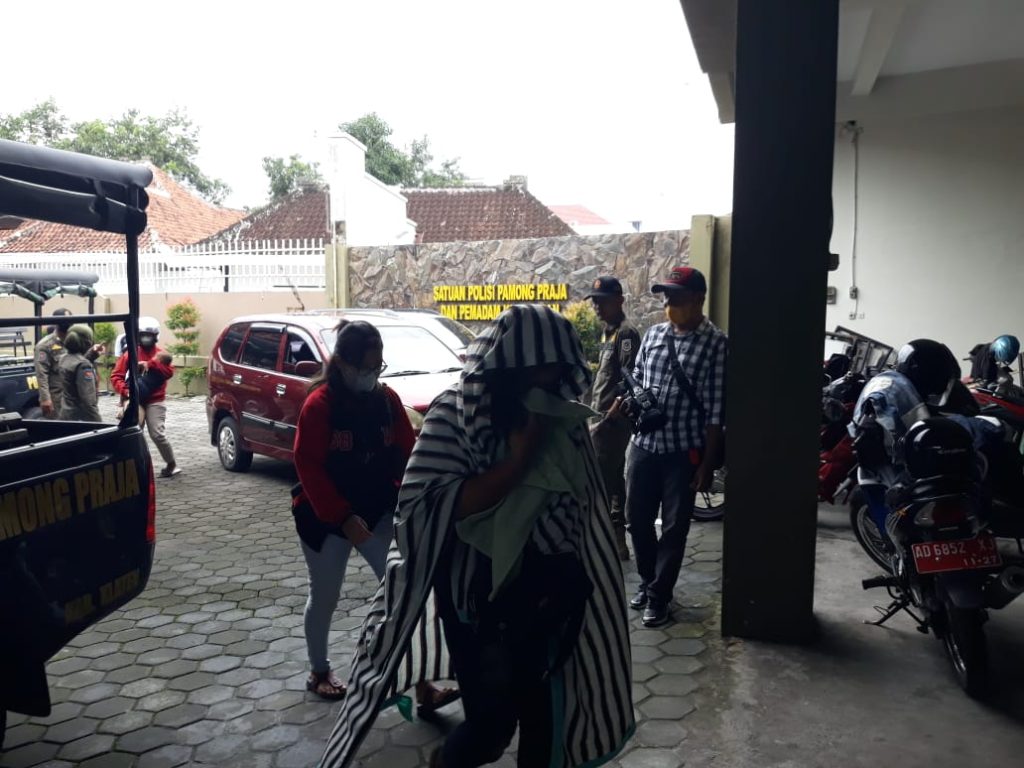 Satpol PP amankan orang di hotel