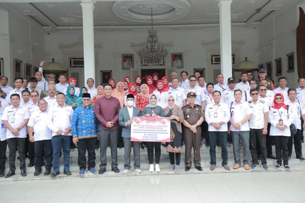 Bupati Klaten bantu Cianjur