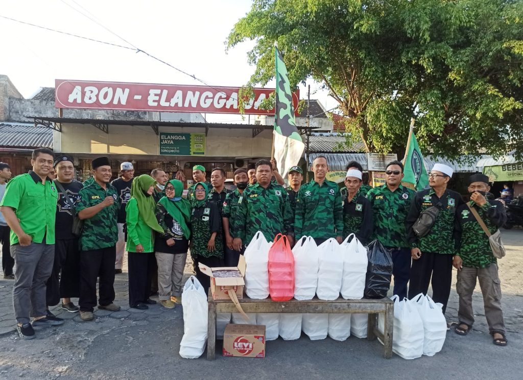 GPK Solo Bagi Ta'jil Gratis ke Masyarakat