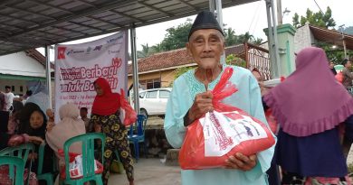 Jufi Salurkan Paket 145 di Lampung