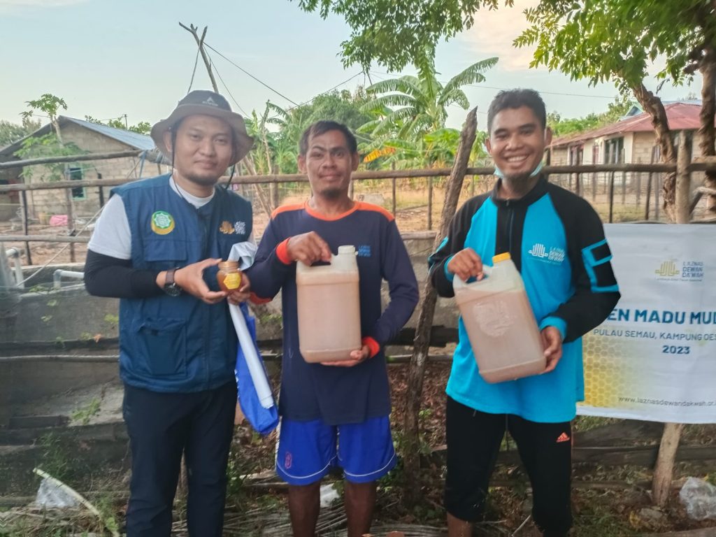 Panen Madu Laznah Dewan dakwah