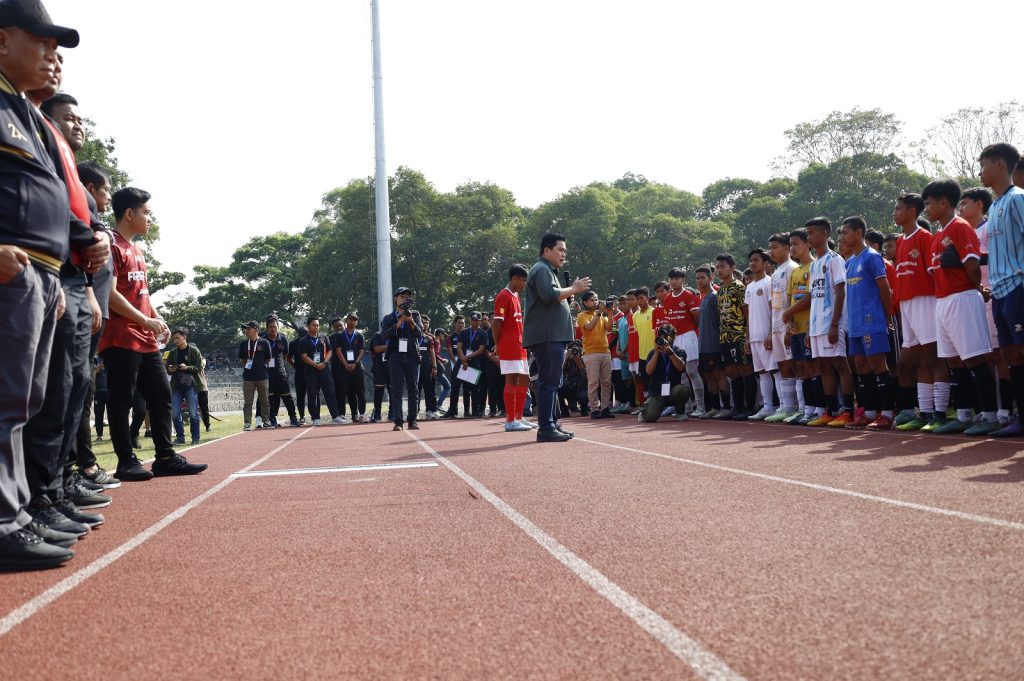 Erick Tohir di Stadion Sri Wedari