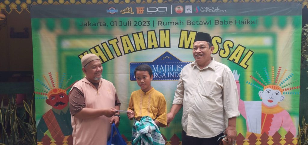 Majelis Keluarga Indonesia Gelar Khitanan Massal