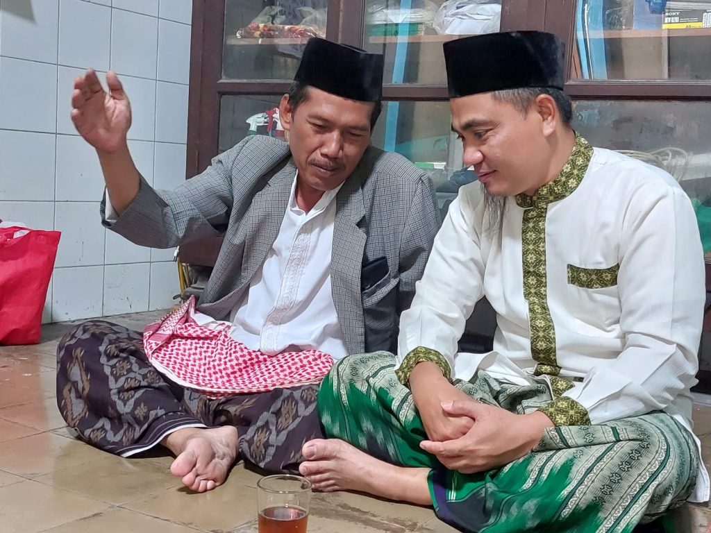 KH Muhtarom dan Jack Harun