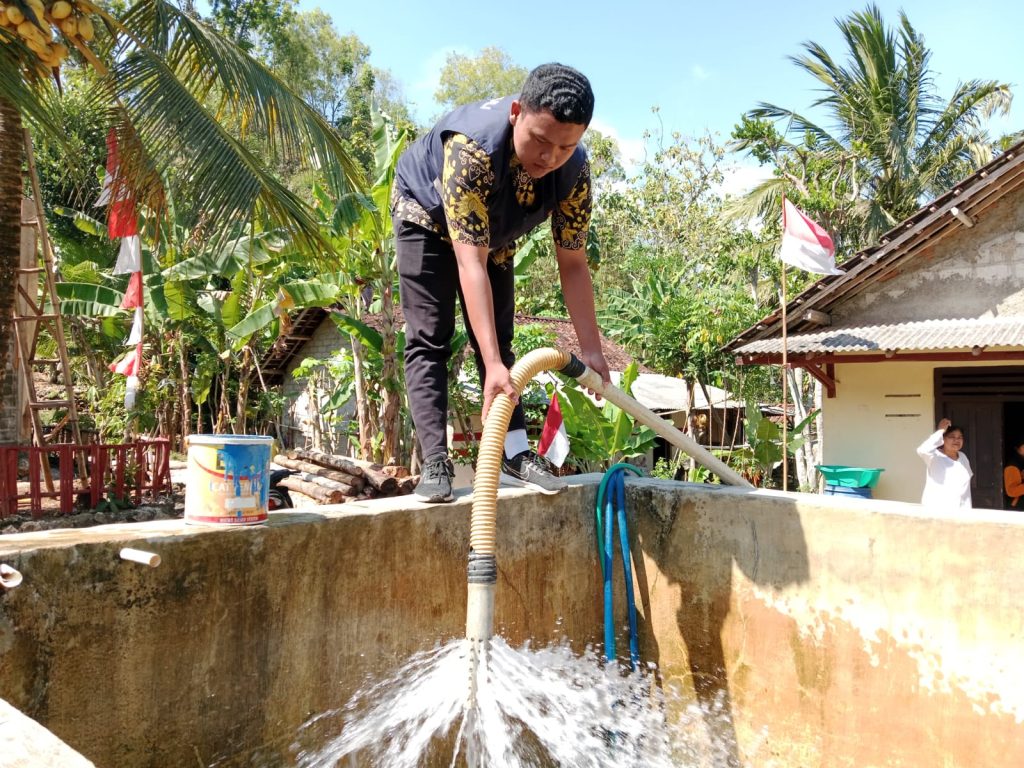 Solopeduli menyalurkan air bersih