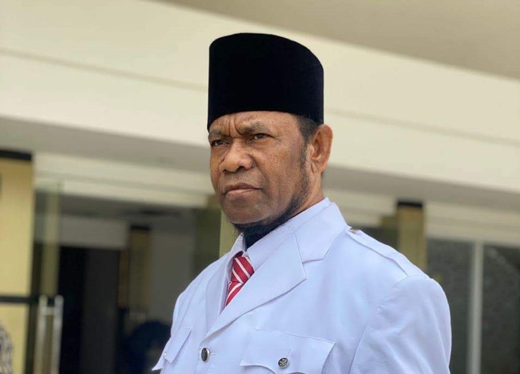 Fadlan Garamatan peci